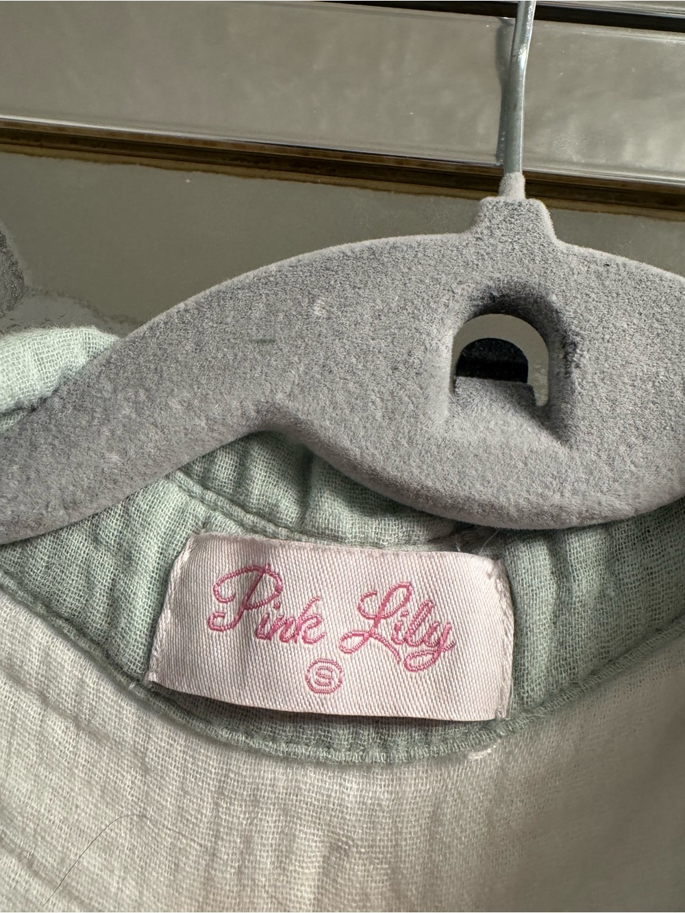Pink Lily women’s Pink, Mint & White Colorblock Button-Down Shirt - Picture 3 of 3